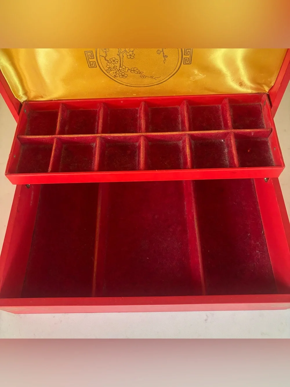 Vintage Red Leatherette 12